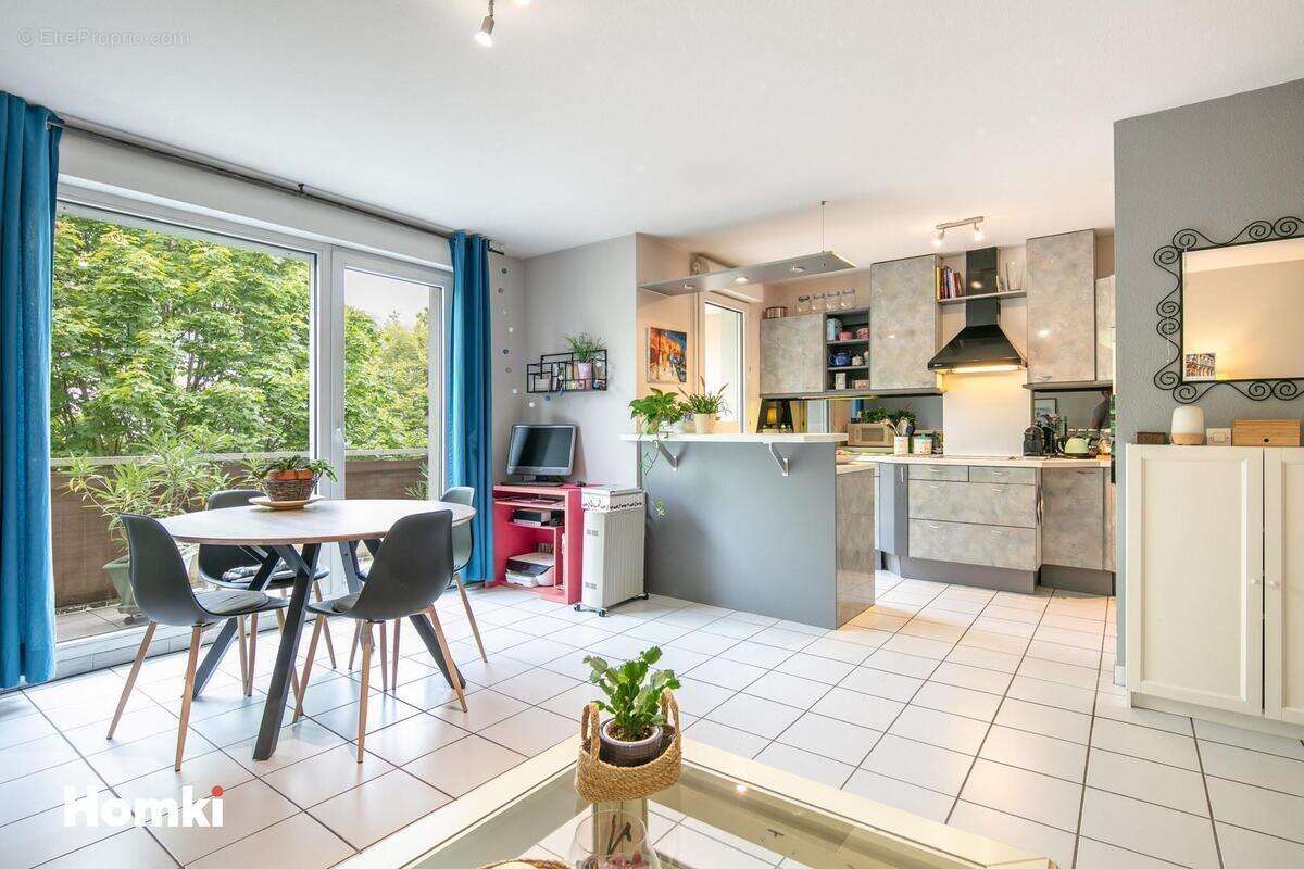 Appartement à MEYLAN