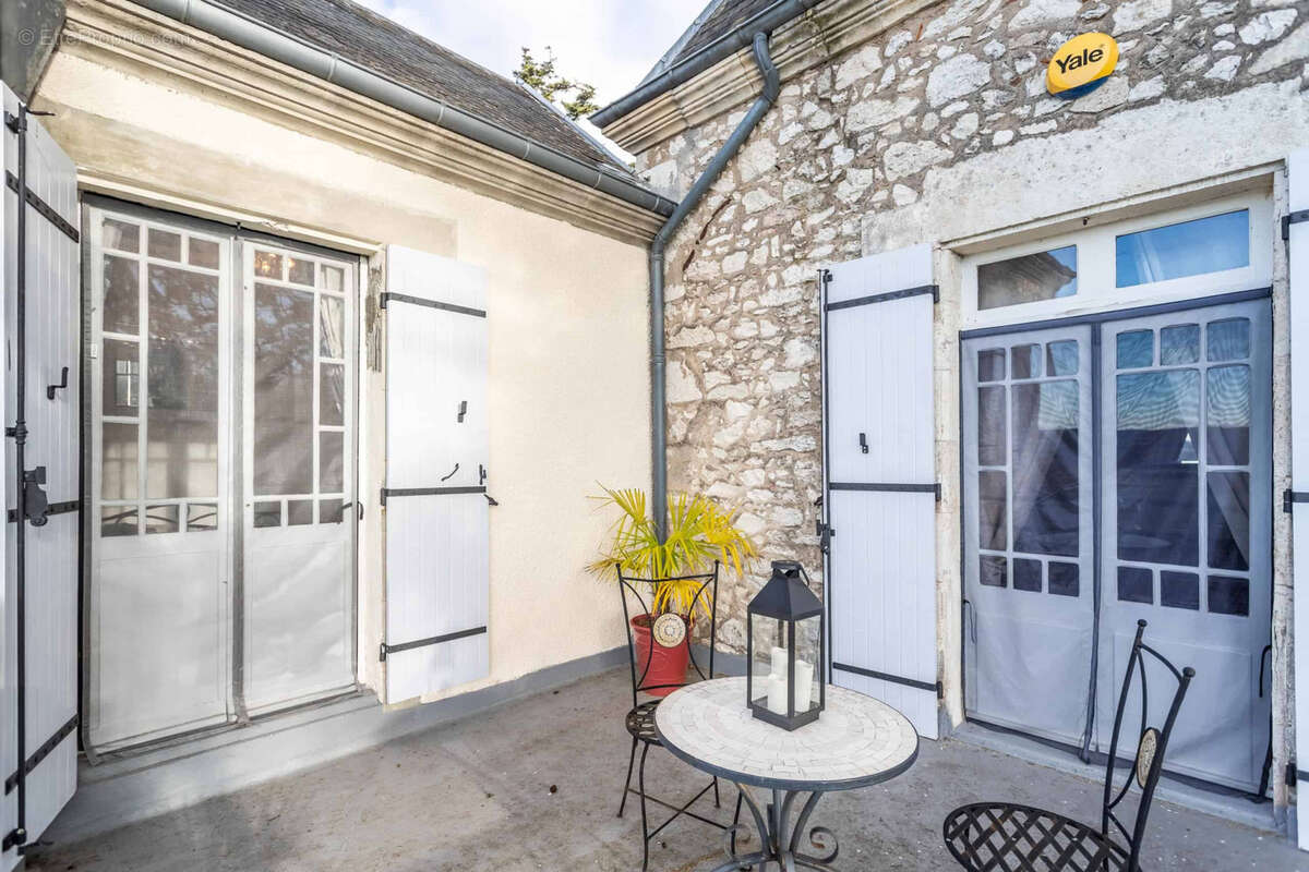 Town house with garden and garage - photo 7