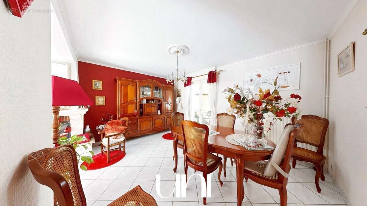 Maison à FLEURY-SUR-ORNE