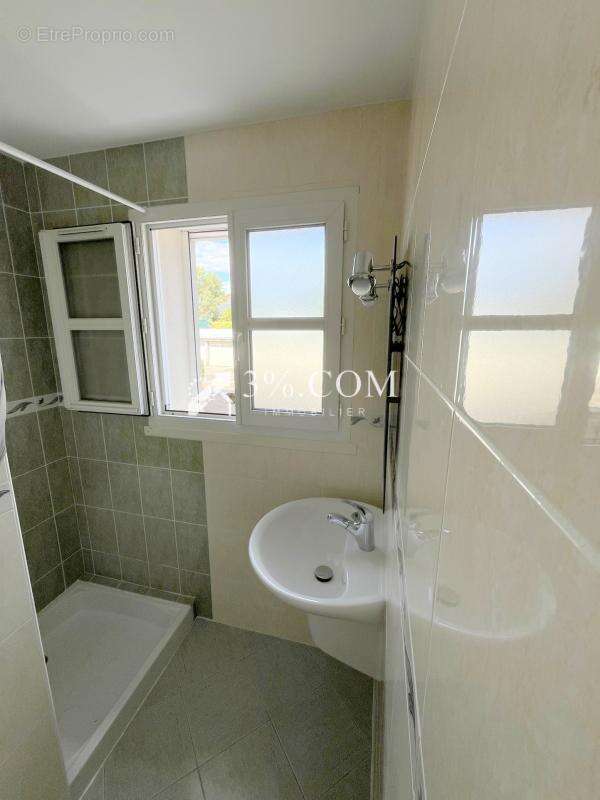 STUDIO 30 M2 + CAVE 5 M2 Quartier Barberie - St Félix - photo 12