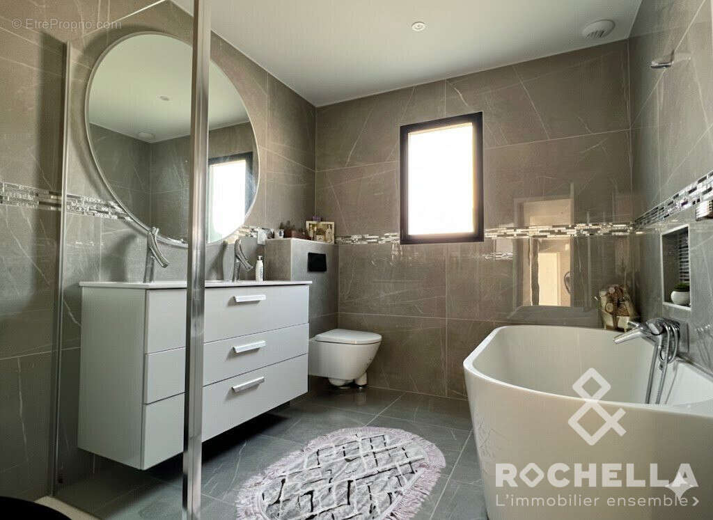 Maison à DOMPIERRE-SUR-MER