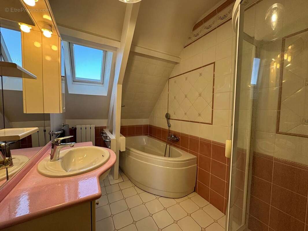 Maison à SAINT-NOM-LA-BRETECHE