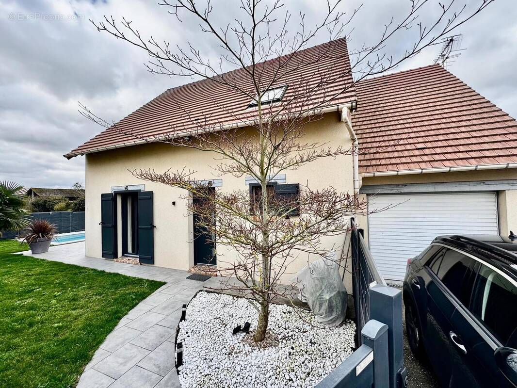 Photo 1 - Maison à COURCELLES-SUR-SEINE