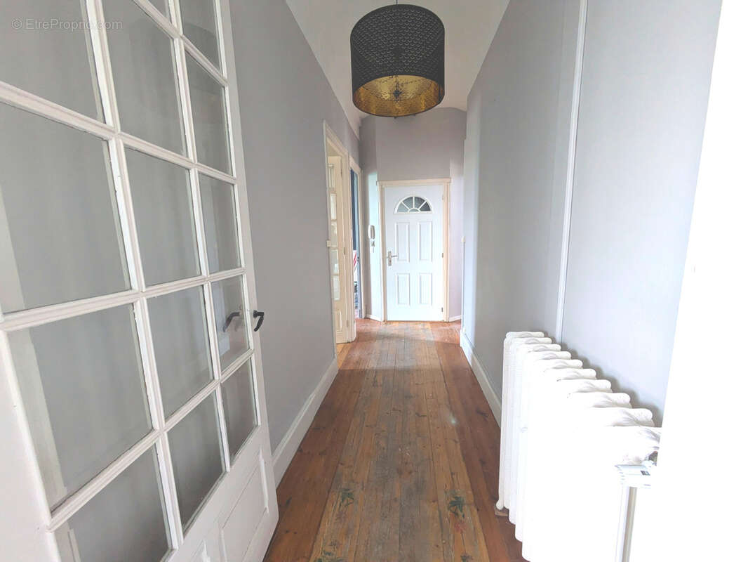 Proche du centre de FEURS, Appartement de 125m2 à vendre. - photo 7