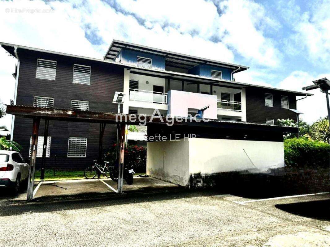 Appartement à REMIRE-MONTJOLY