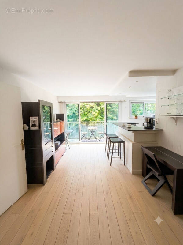 Appartement à PARIS-14E