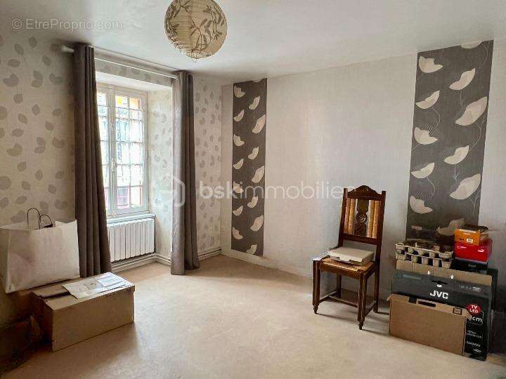 Maison à BAZOUGES-LA-PEROUSE