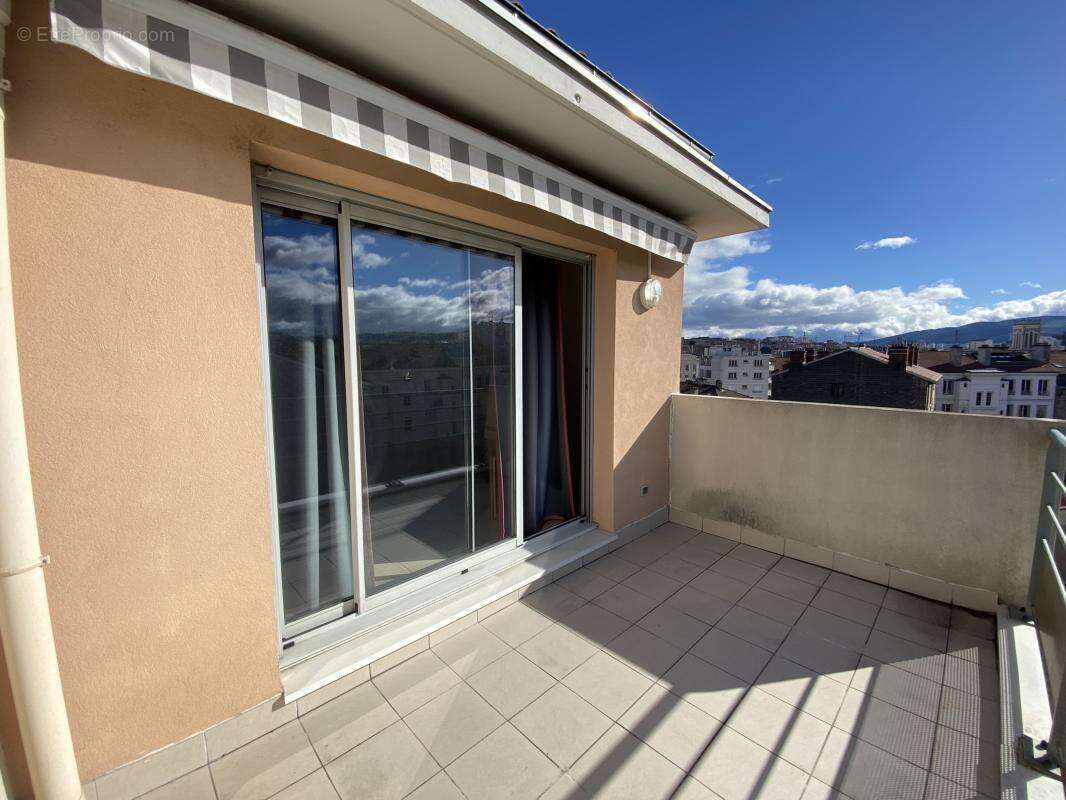 Appartement à SAINT-ETIENNE
