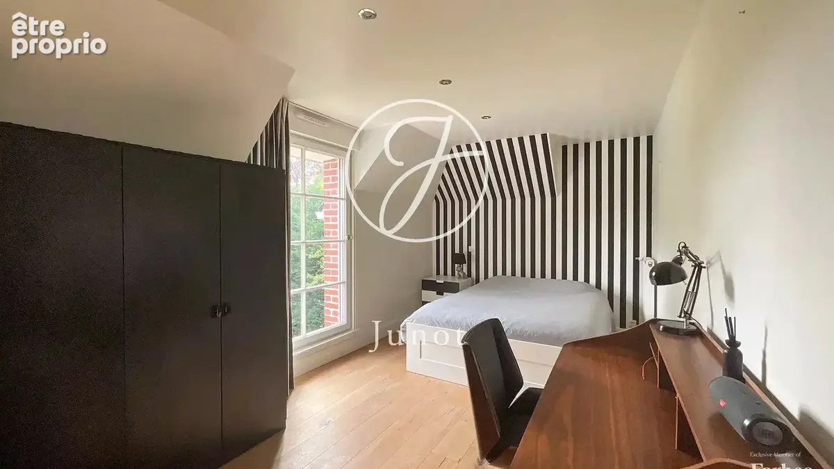 Mouvaux – Maison d’exception – 7 pièces - 262.48m² habitables – 7 pièces – 5 chambres – Piscine – Parc paysagé – Garage et parki - photo 12