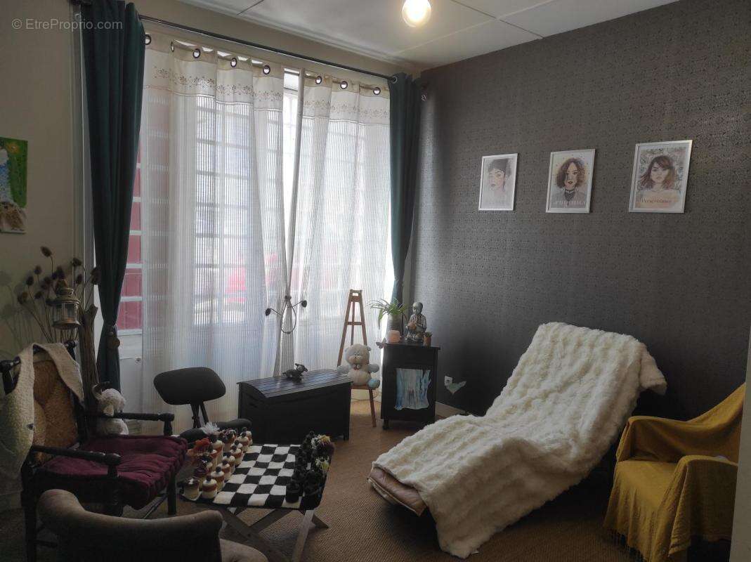 Maison à SAINT-JEAN-D'ANGELY