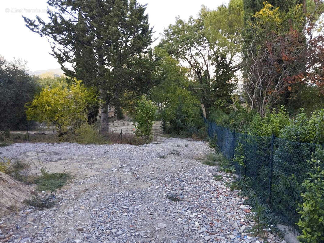 Terrain à PIERREVERT