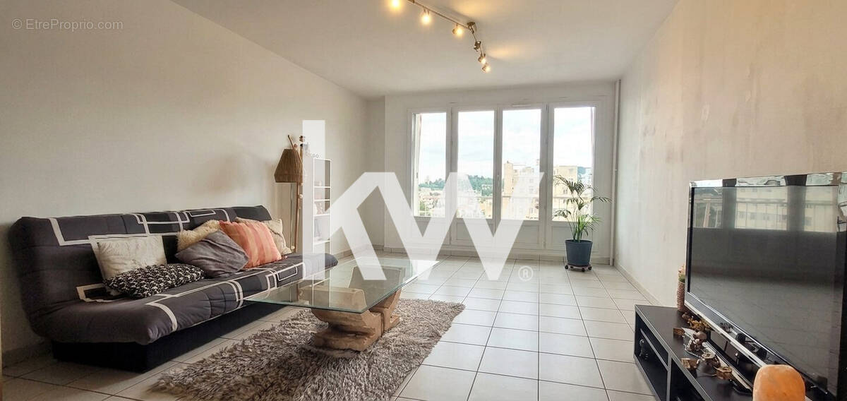 Appartement à SAINT-ETIENNE