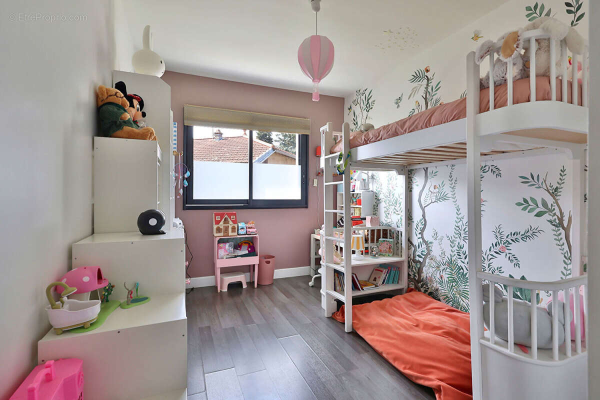 Maison à NEUVILLE-SUR-SAONE