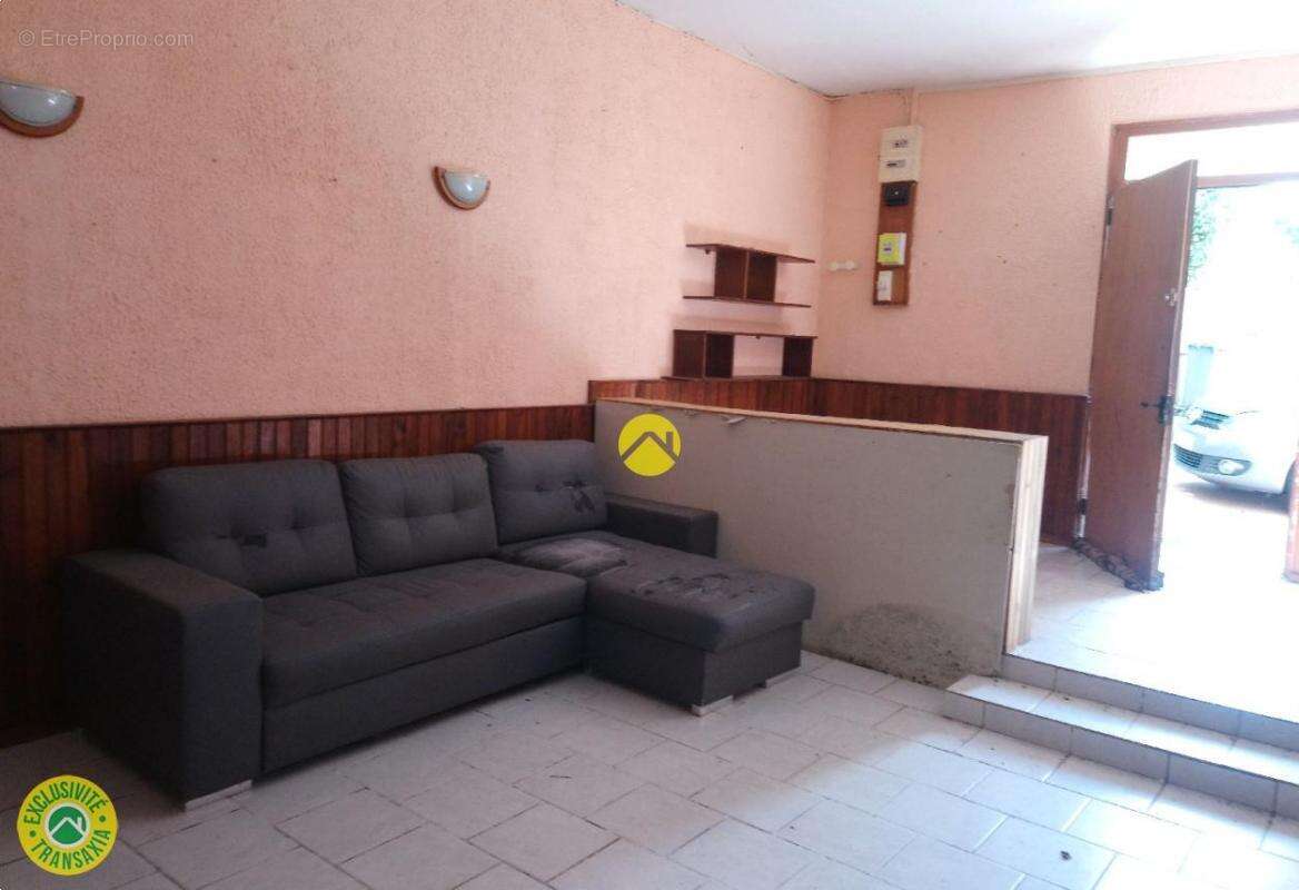 Maison à AINAY-LE-CHATEAU