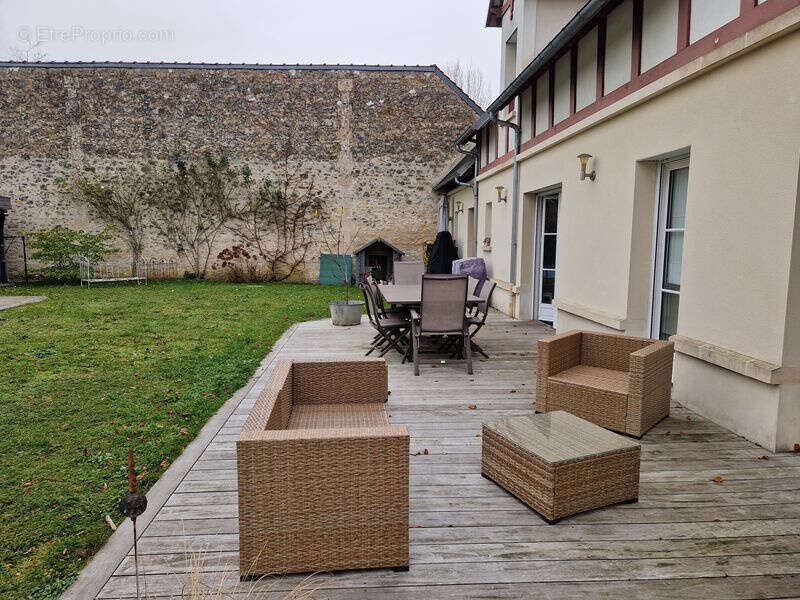 Maison à VIEUX-MOULIN