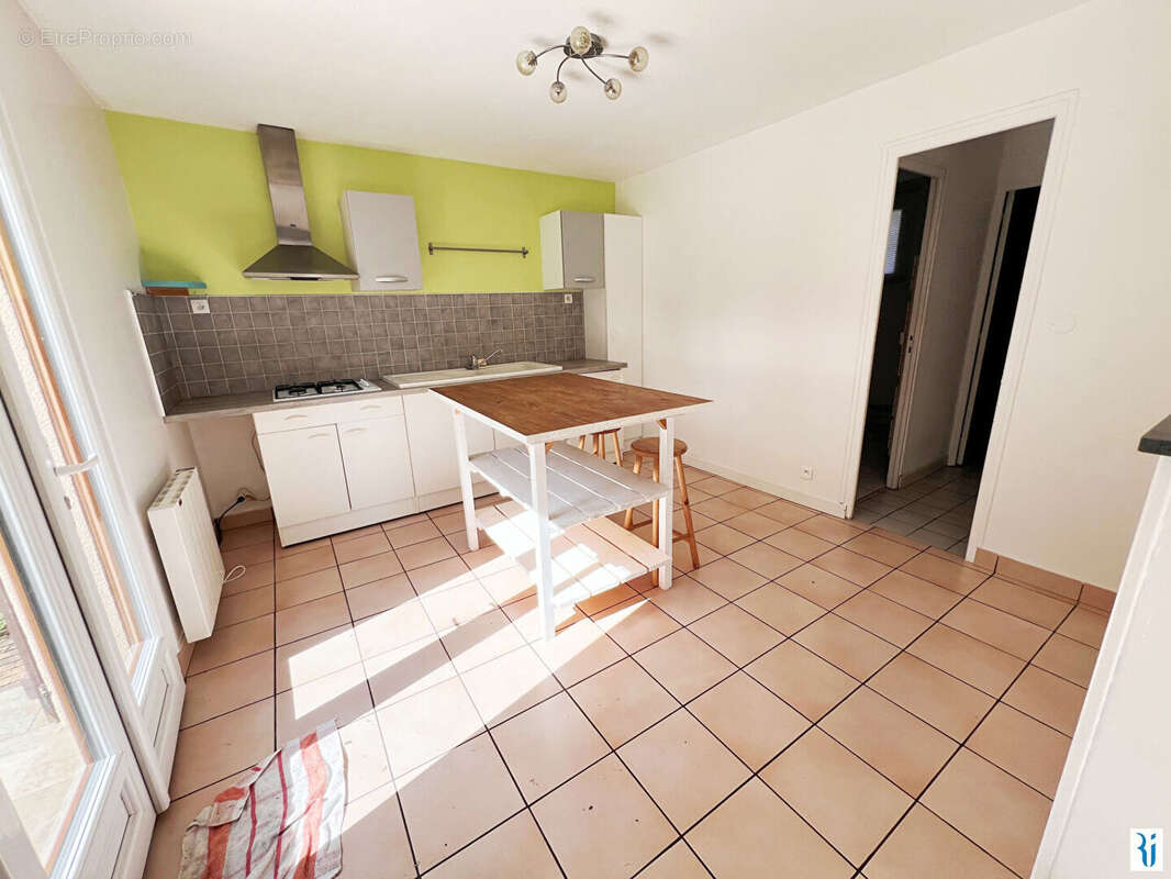 Maison à ISNEAUVILLE