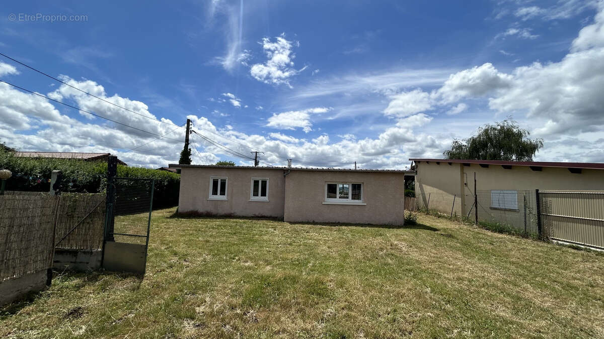 Maison à SERMENTIZON