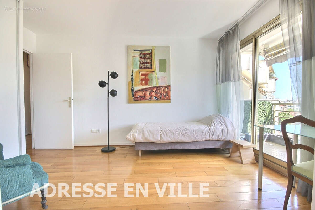 Appartement à LEVALLOIS-PERRET