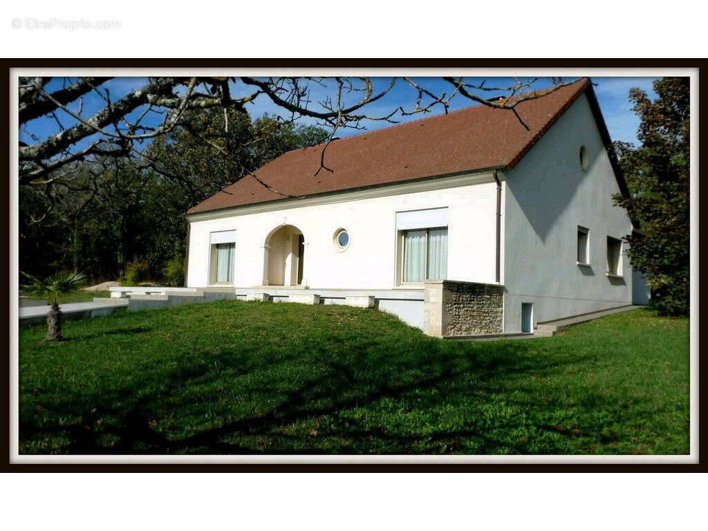 Maison à MONTGESTY