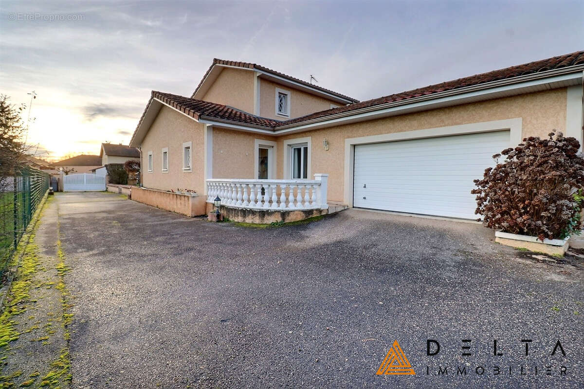 Maison à SATOLAS-ET-BONCE