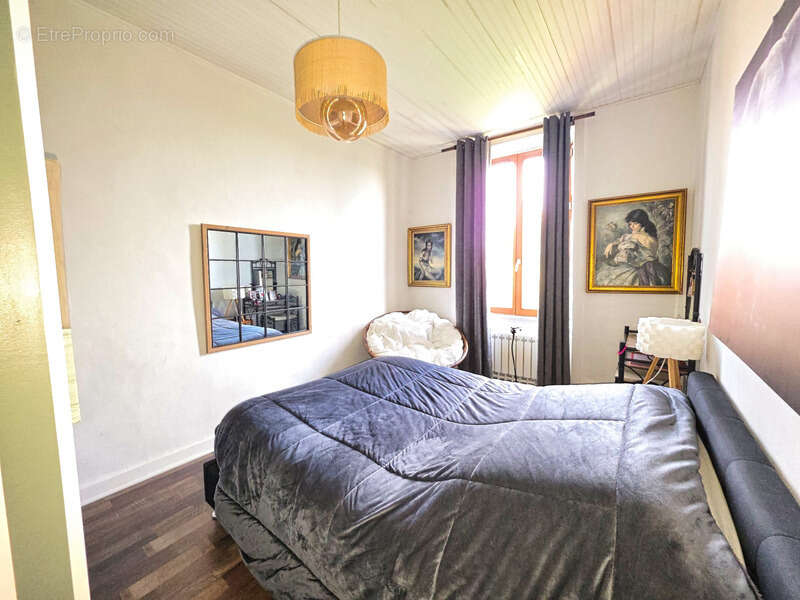 Maison à SAINT-LAURENT-SUR-GORRE