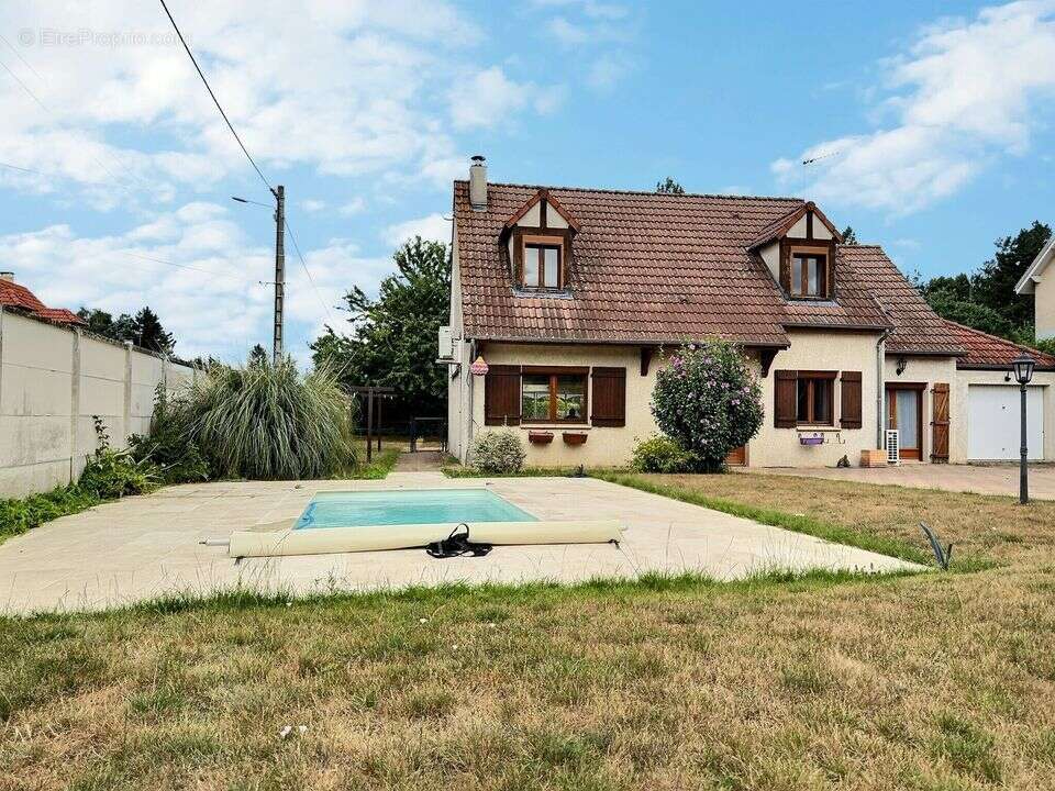 Maison à DONNEMARIE-DONTILLY