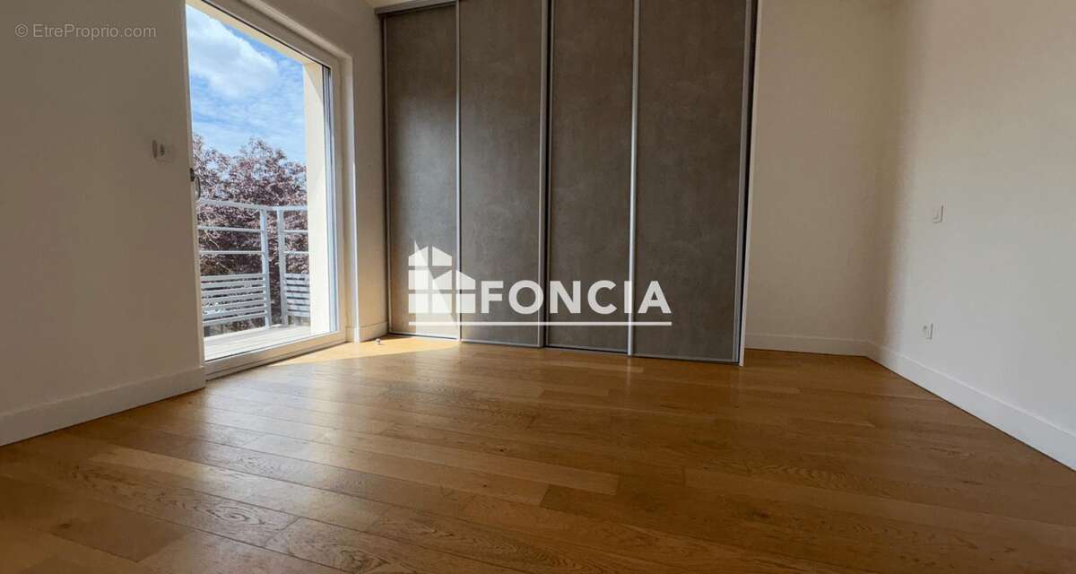 F4 vue seine - photo 4