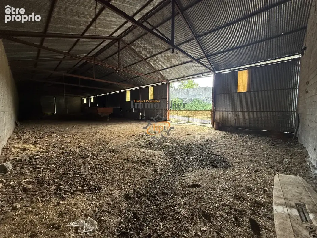 Vente hangar avec aire de stockage Saint Victor et Melvieu - photo 4