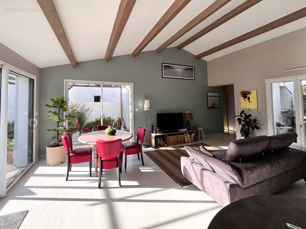 Maison à SAINTE-SOULLE