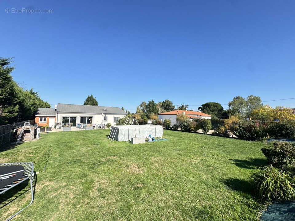 MAISON T5 de 118 M2 avec 1100 M2 de terrain (Normes RT 2012) - photo 13