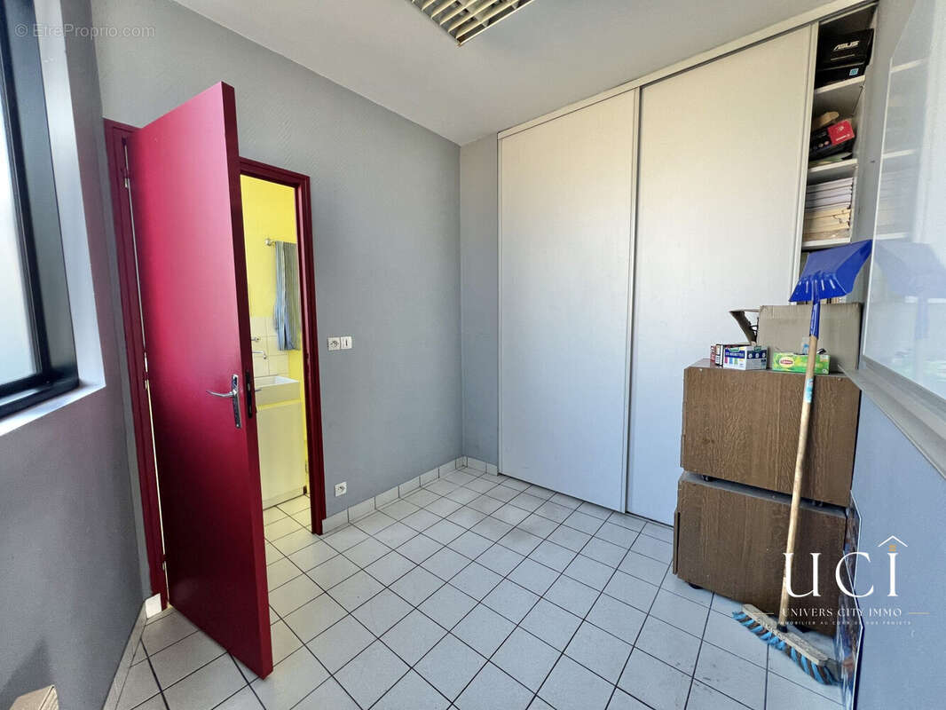 Commerce 370 m² à Geneston  - photo 6