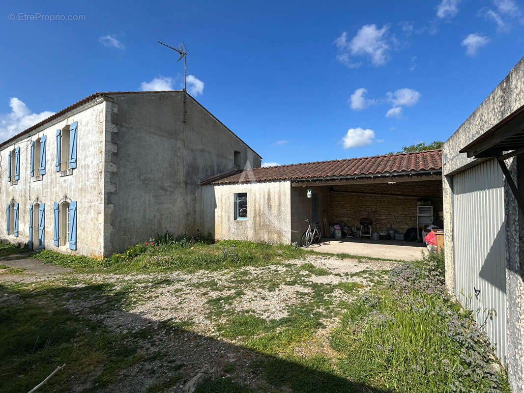 Maison à L'ILE-D'ELLE