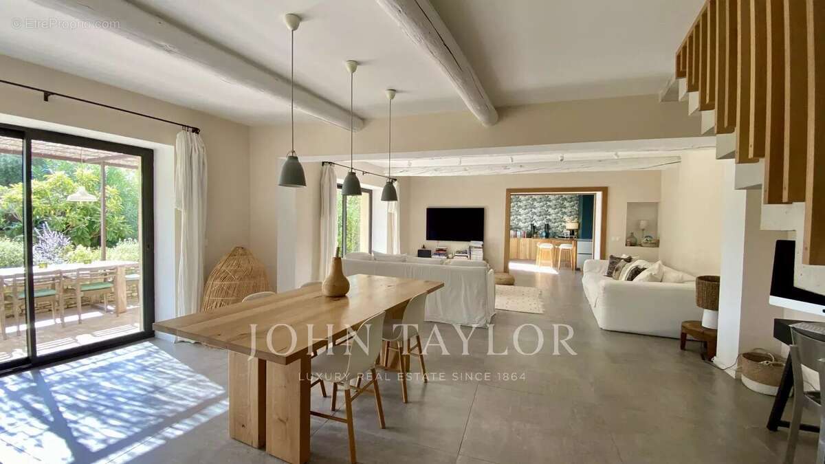 Maison à CABRIERES-D'AVIGNON