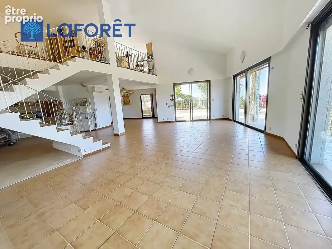 Maison Cagnes Sur Mer 10 pièce(s) 330m2 - photo 12