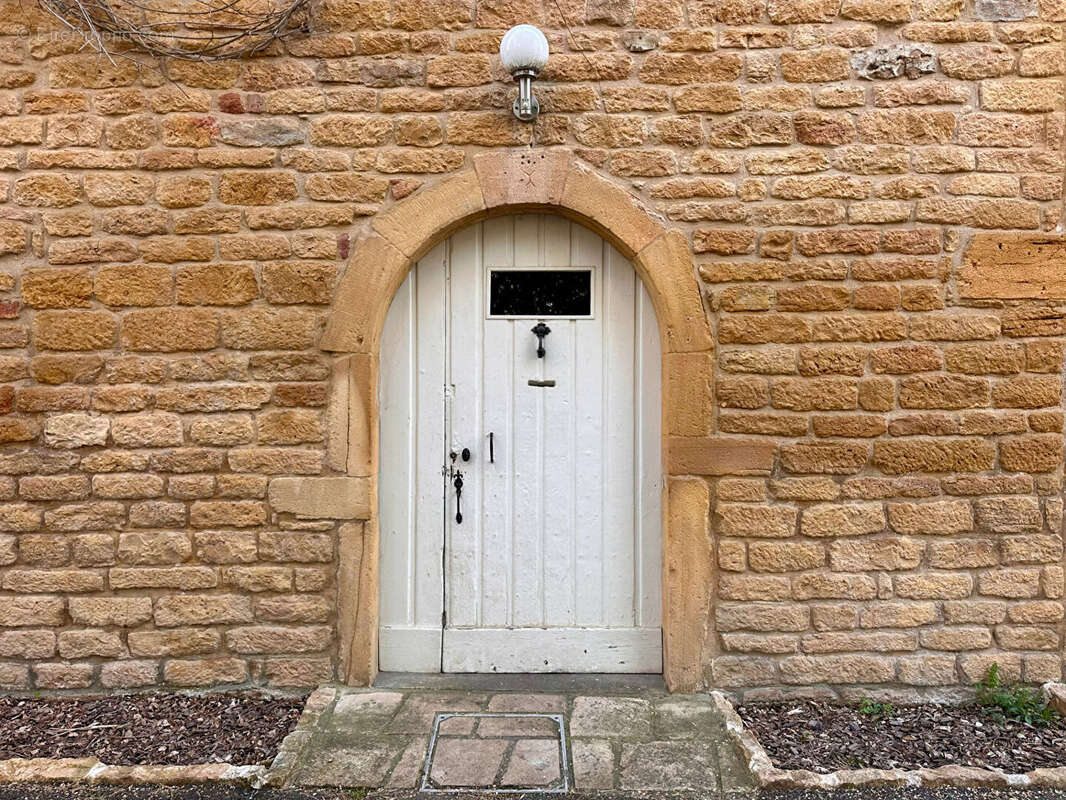 Appartement à POUILLY-LE-MONIAL