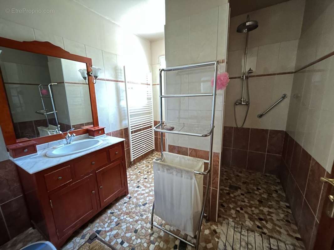 Maison à L&#039;ESTRECHURE