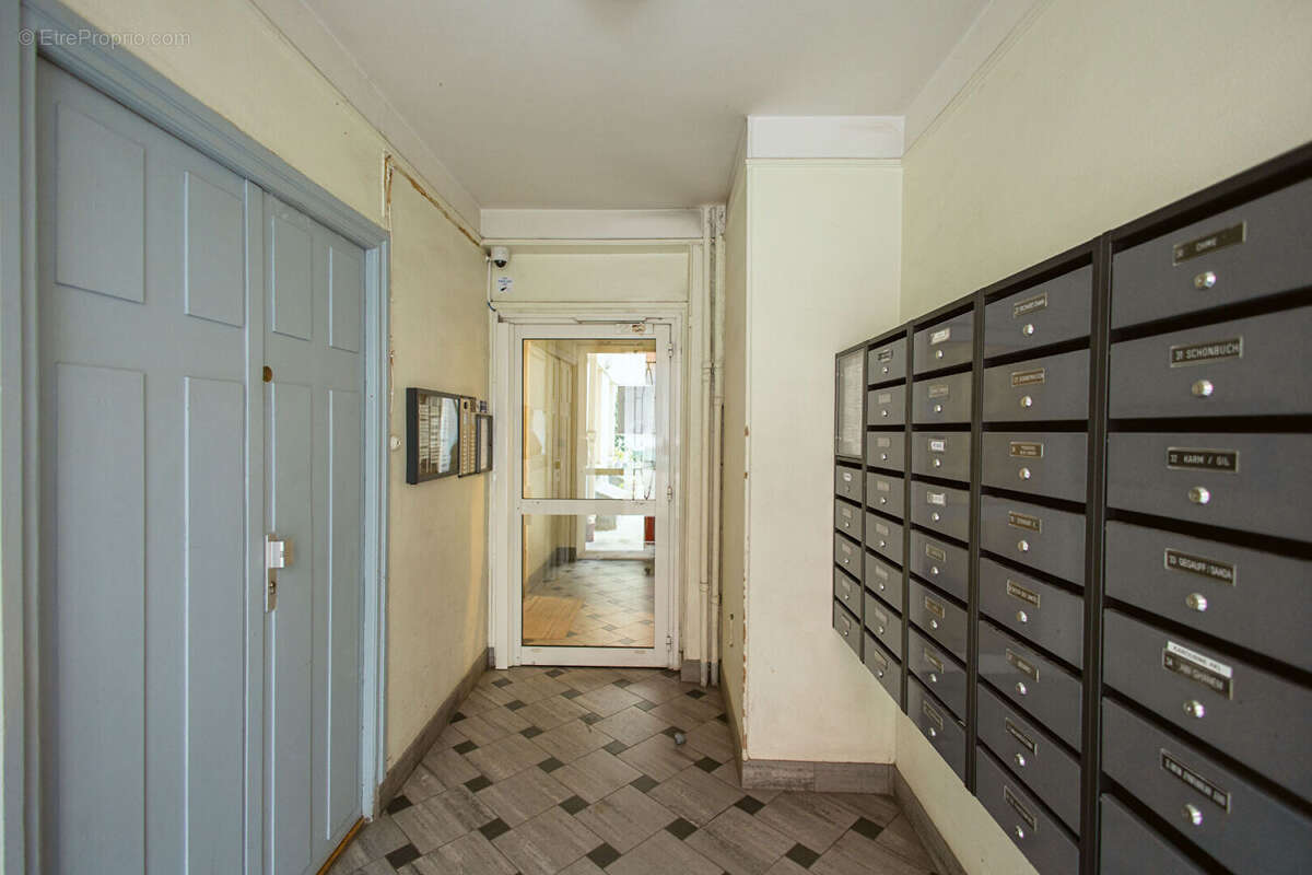 Appartement à PARIS-14E