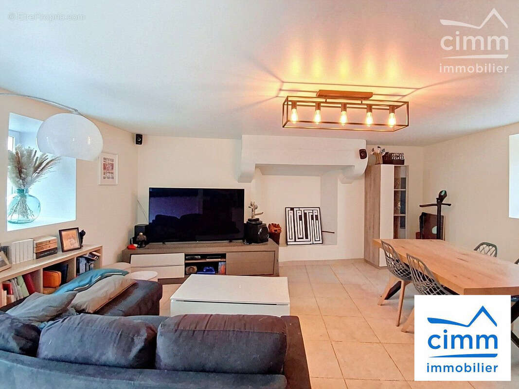 Maison à SAINT-ERBLON