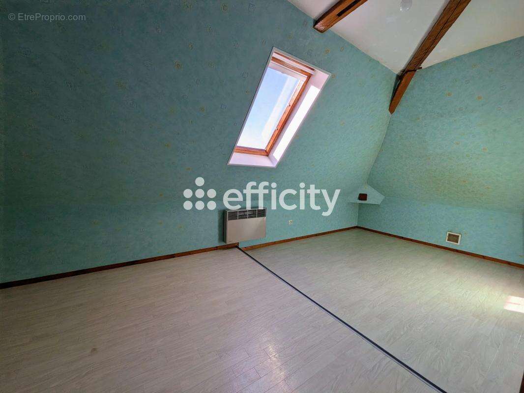 Maison 97 m² à Villaines-Les-Rochers  - photo 8