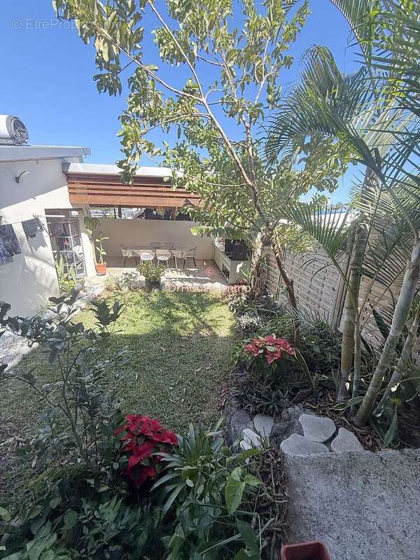 Maison 141 m² à Saint-Pierre  - photo 21