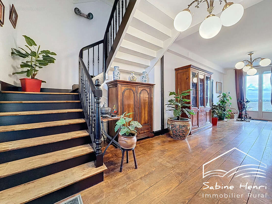 Maison à MIRANDOL-BOURGNOUNAC