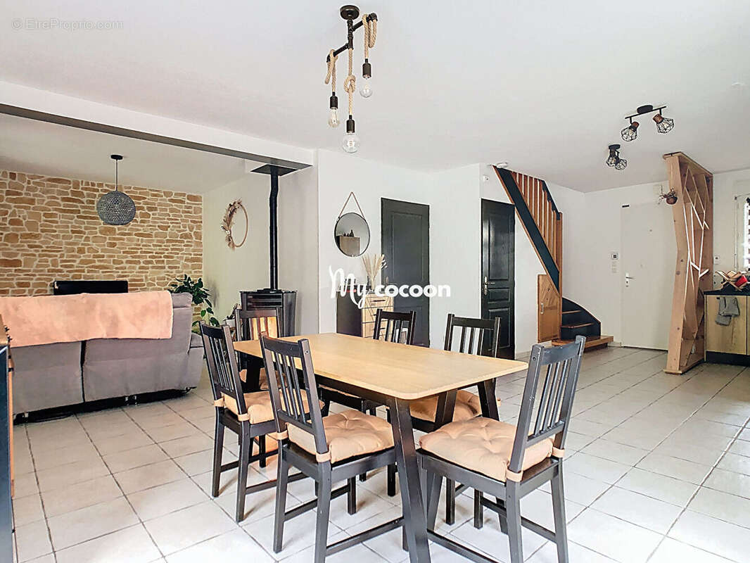 Maison à CHATILLON-LA-PALUD