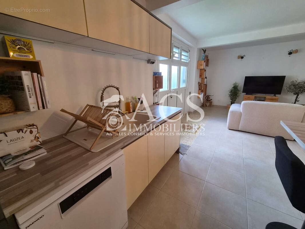 Maison F4 + F5 meublé et équipée en très bon état. - photo 7
