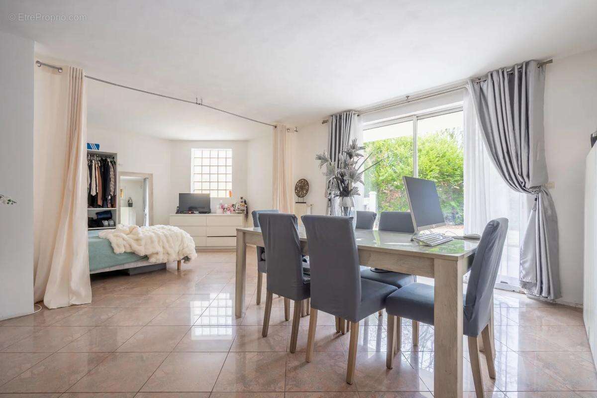 Maison à NOISY-LE-SEC