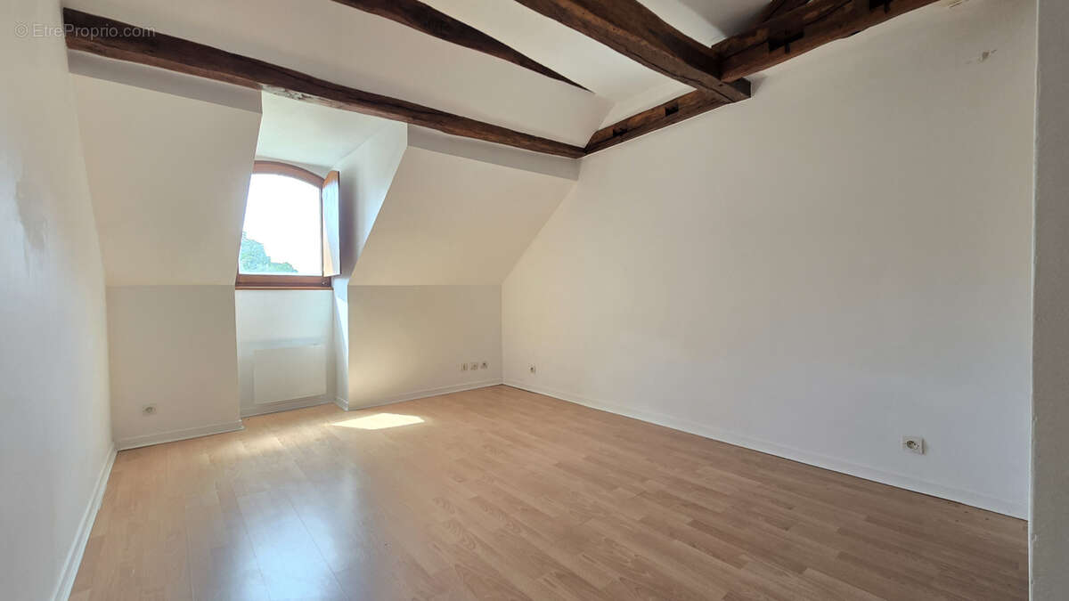 Appartement à LIMOURS