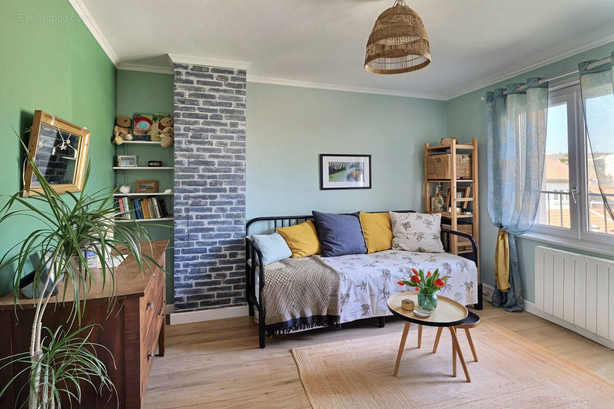 Appartement à SAINT-GENIS-LAVAL