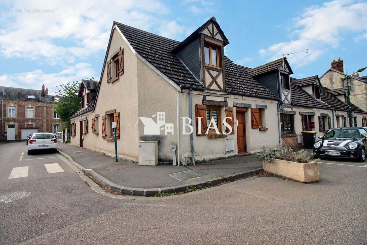 Maison à CAUDEBEC-LES-ELBEUF