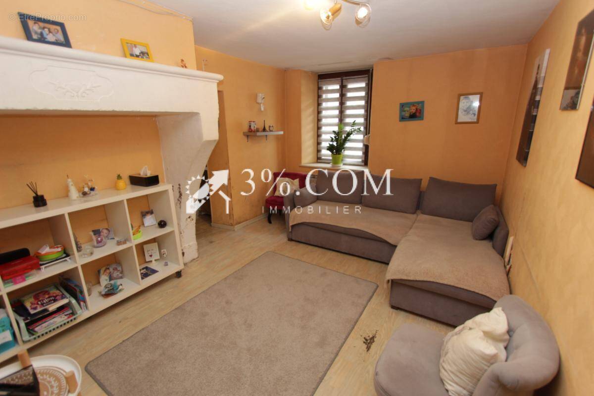 Maison 6 pièces - 4 chambres - local commercial - photo 1
