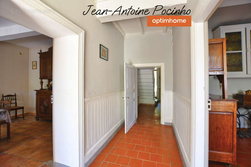 Maison à SAINTE-FOY-DE-PEYROLIERES