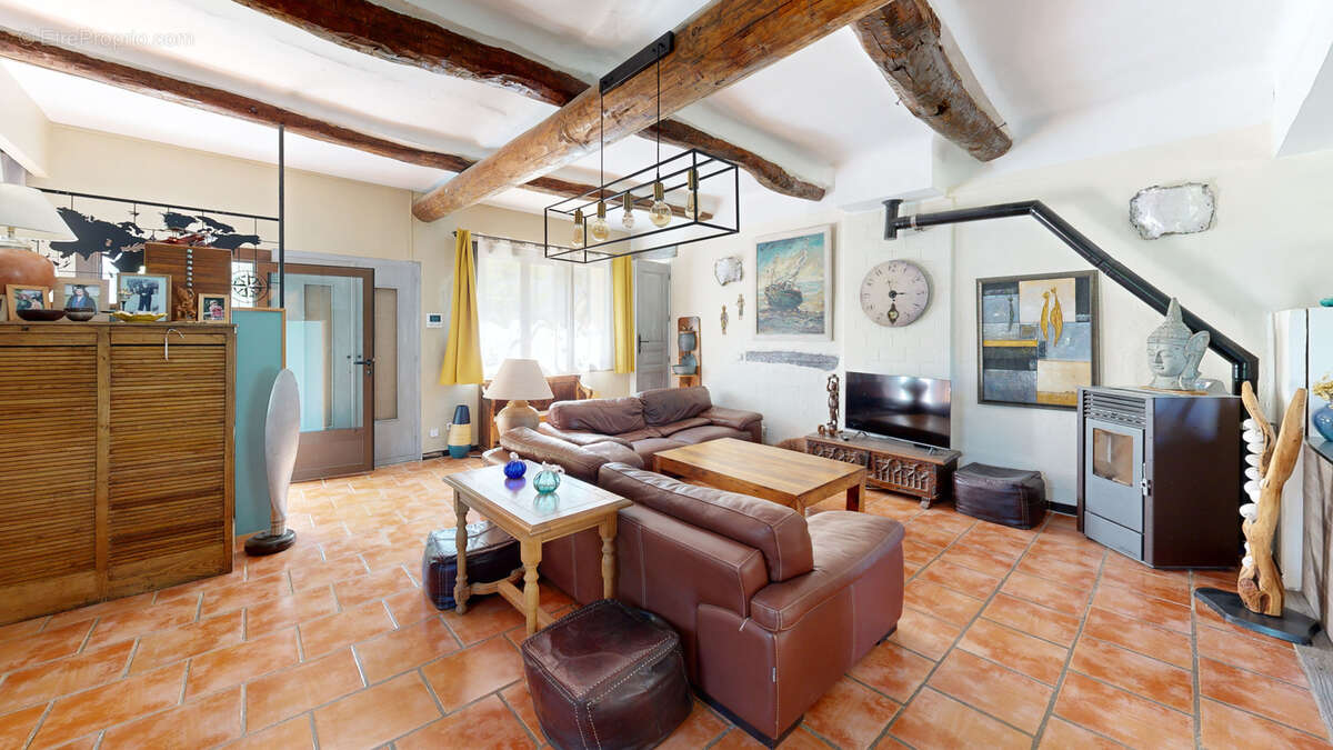 Maison à GREOUX-LES-BAINS